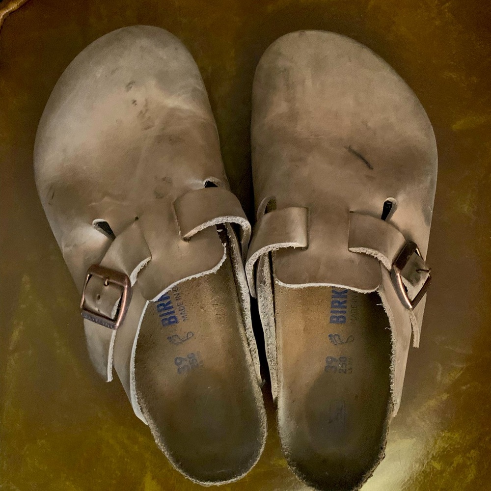 Original Birkenstocks made in Germany size 39 Tan Leather “Boston” style.